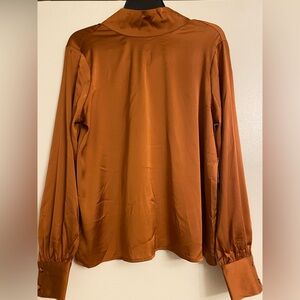 Women’s Long Sleeve Bronze Color Pullover Shirt Size Medium New